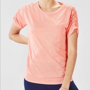 Cashel S/S Top / color: sherbert / Fabletics